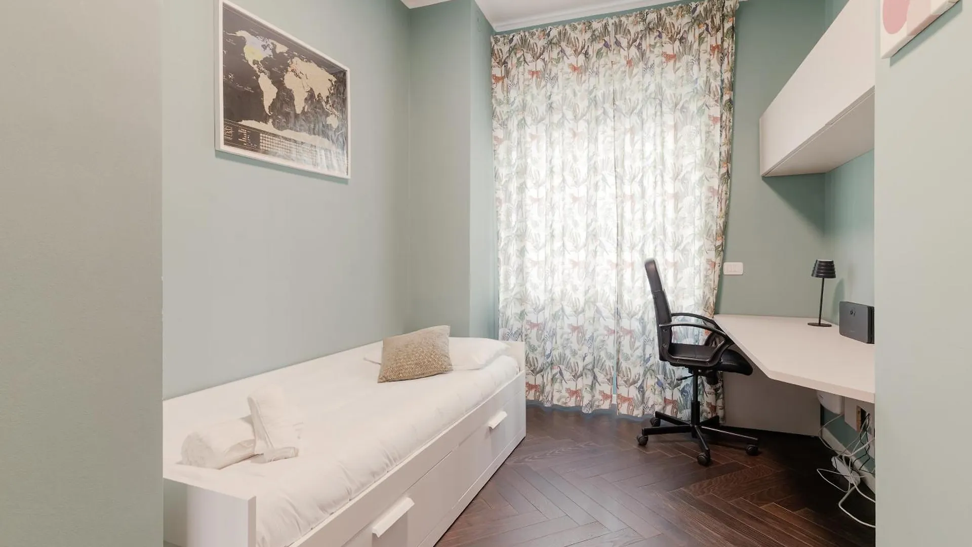 Appartamento Conciliazione-Cadorna - Ampio Trilocale Di Design Milano 0*,  Italia